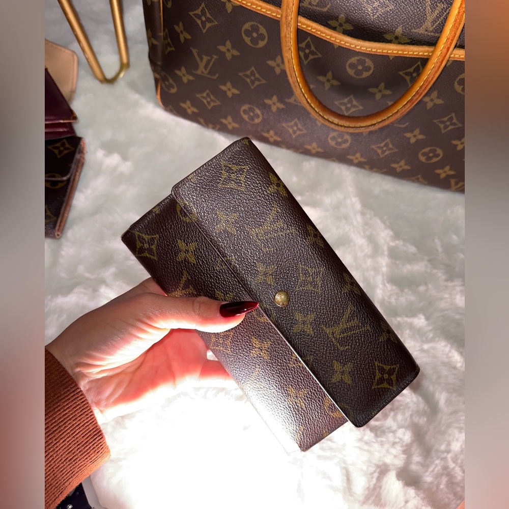 LV MONOGRAM SNAP WALLET 💳